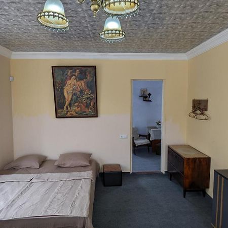 Mano'S Guest House Kobuleti Bagian luar foto