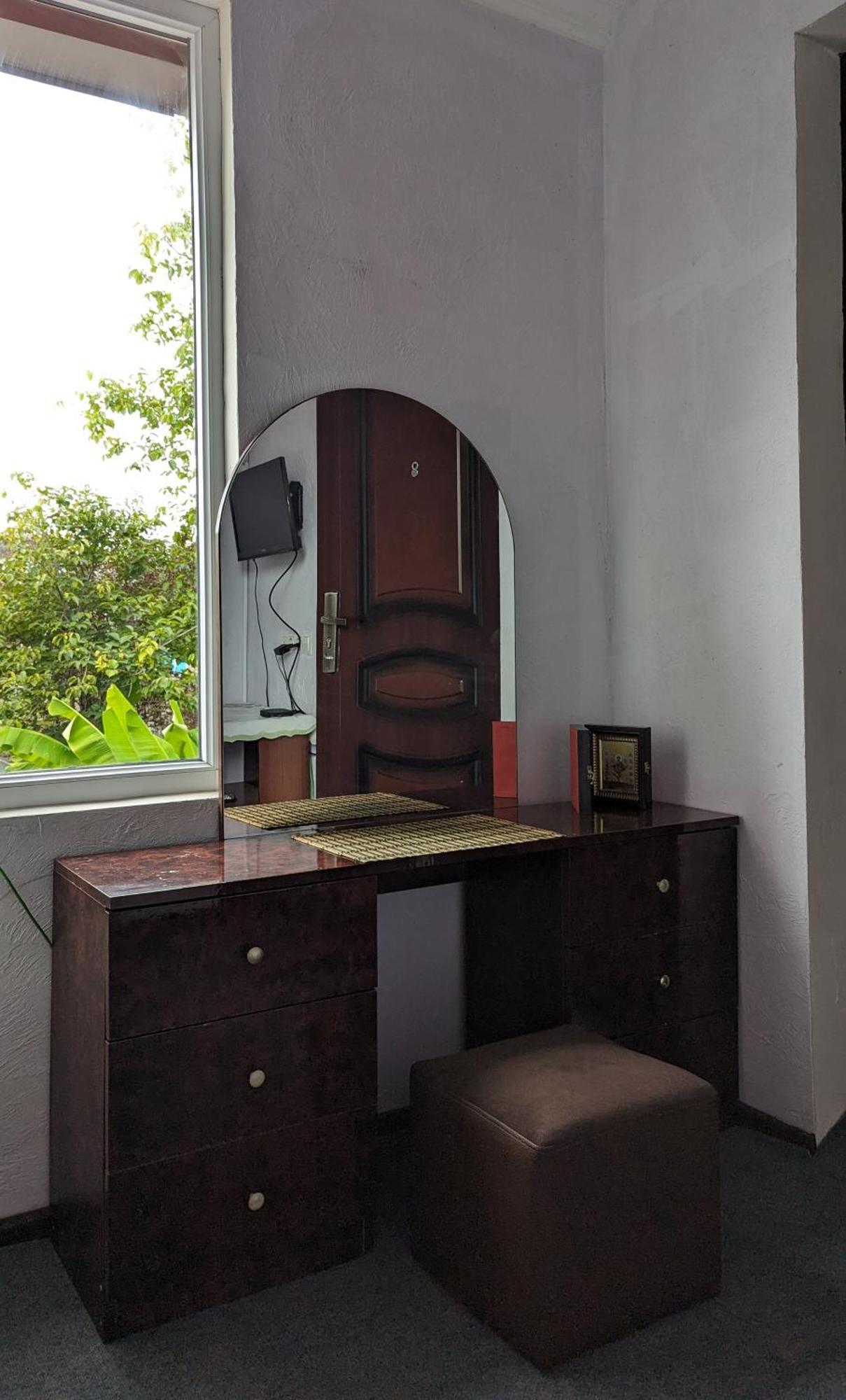 Mano'S Guest House Kobuleti Bagian luar foto