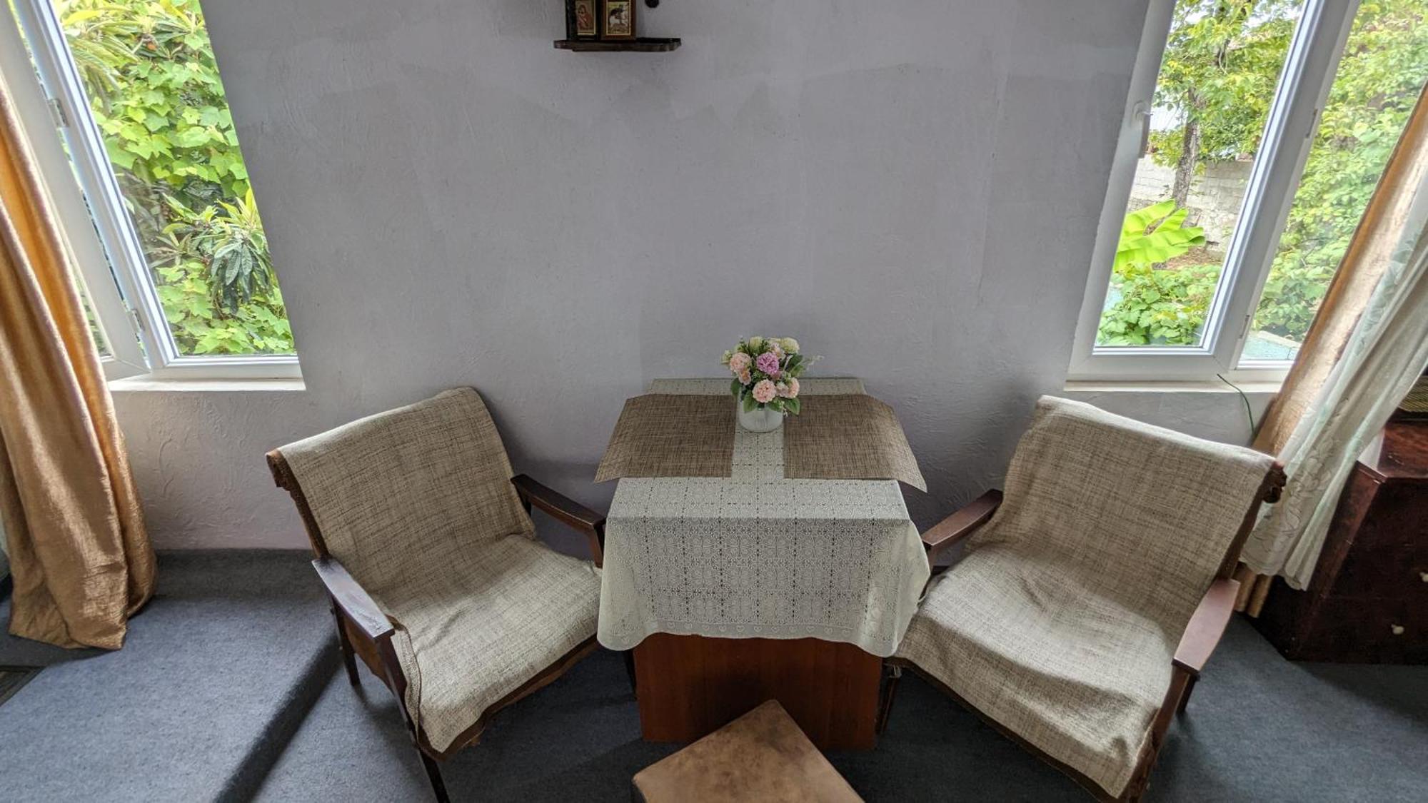 Mano'S Guest House Kobuleti Bagian luar foto