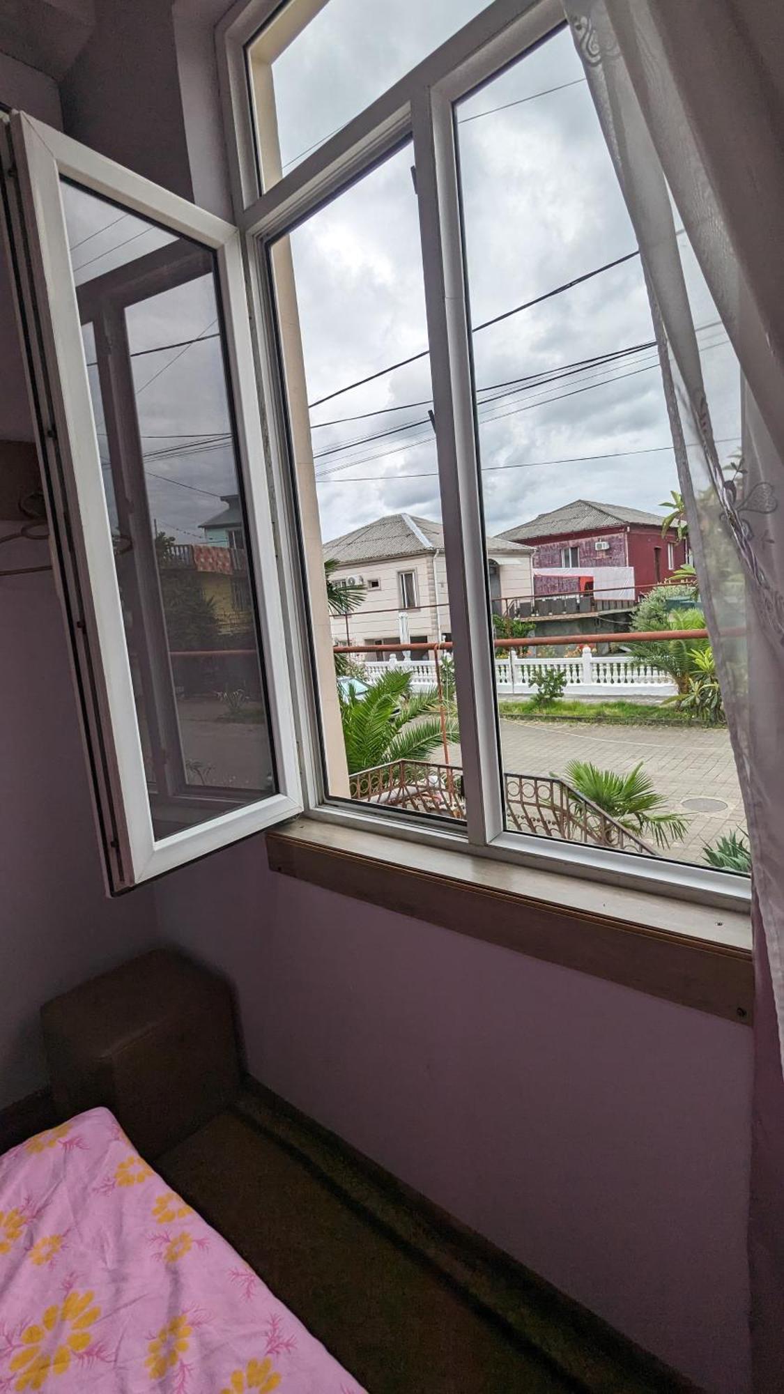 Mano'S Guest House Kobuleti Ruang foto