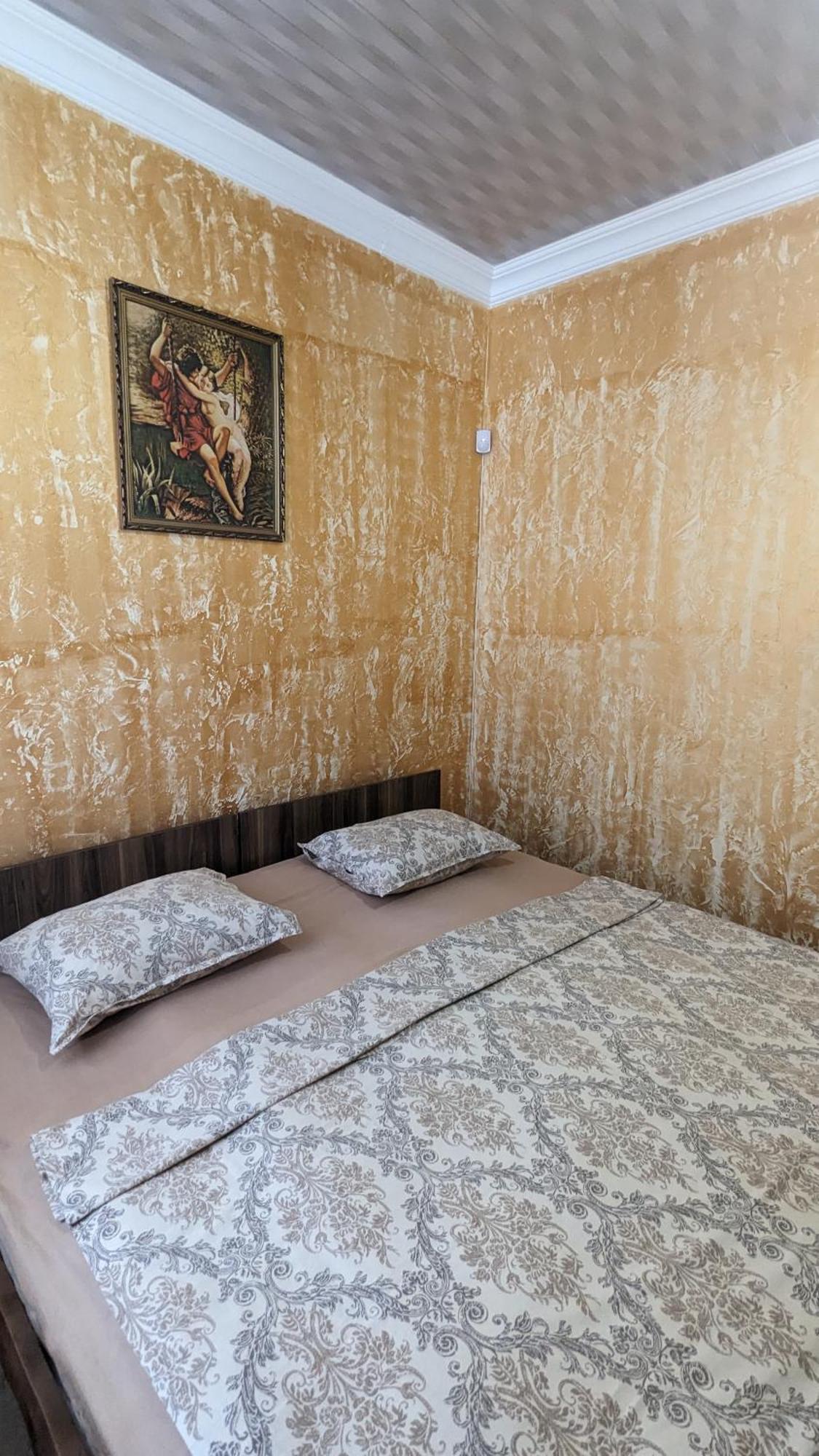 Mano'S Guest House Kobuleti Bagian luar foto